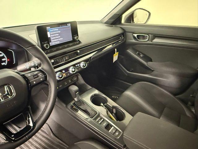 Photo of 2025 White Honda Civic