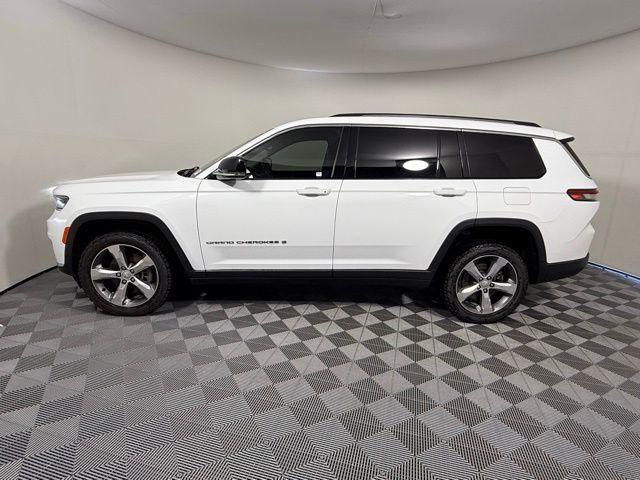 Photo of 2021 Bright White Clearcoat Jeep Grand Cherokee L
