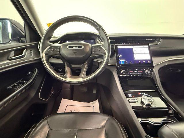 Photo of 2021 Bright White Clearcoat Jeep Grand Cherokee L