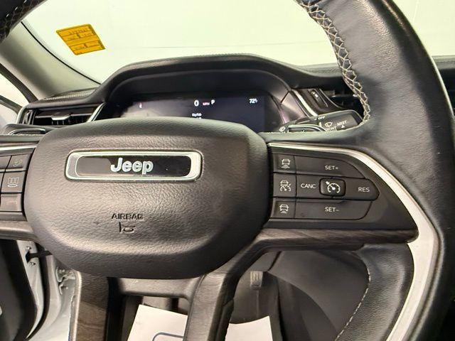 Photo of 2021 Bright White Clearcoat Jeep Grand Cherokee L