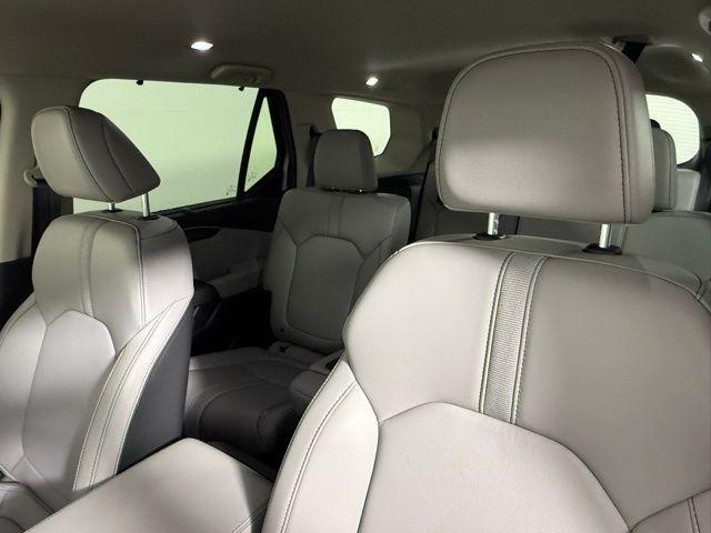 Photo of 2025 Lunar Silver Metallic Honda Pilot