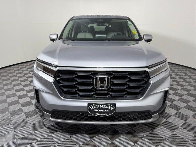 Photo of 2025 Lunar Silver Metallic Honda Pilot
