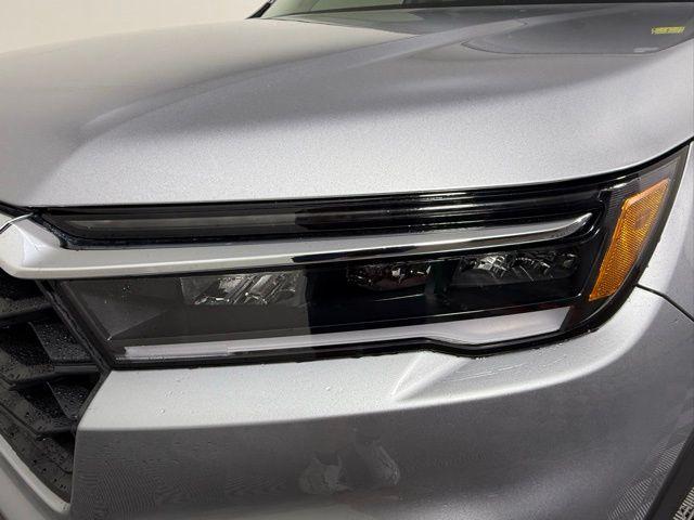 Photo of 2025 Lunar Silver Metallic Honda Pilot