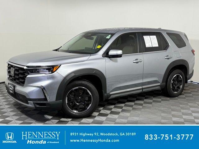 Photo of 2025 Lunar Silver Metallic Honda Pilot