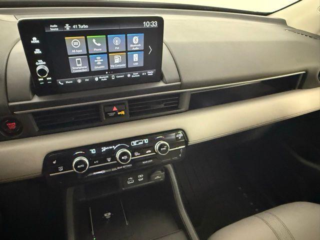 Photo of 2025 Lunar Silver Metallic Honda Pilot