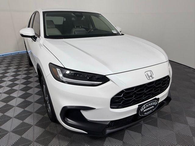 Photo of 2026 Platinum White Pearl Honda HR-V
