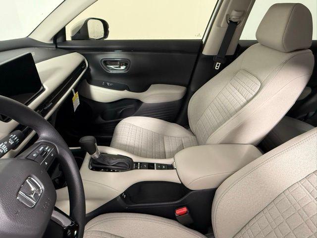Photo of 2026 Platinum White Pearl Honda HR-V