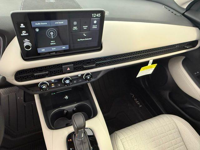 Photo of 2026 Platinum White Pearl Honda HR-V