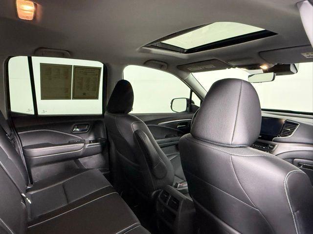 Photo of 2022 Crystal Black Pearl Honda Ridgeline