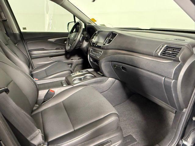 Photo of 2022 Crystal Black Pearl Honda Ridgeline