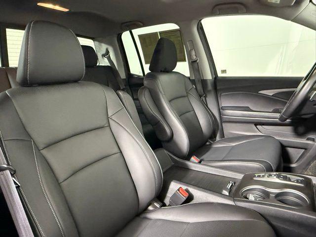Photo of 2022 Crystal Black Pearl Honda Ridgeline