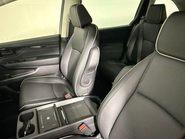 Photo of 2026 Crystal Black Pearl Honda Odyssey