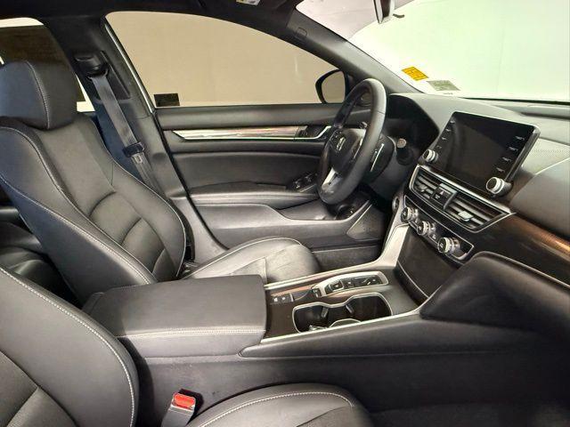 Photo of 2021 Lunar Silver Metallic Honda Accord