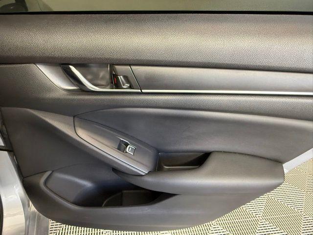 Photo of 2021 Lunar Silver Metallic Honda Accord