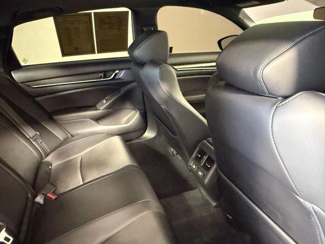 Photo of 2021 Lunar Silver Metallic Honda Accord
