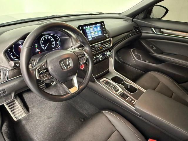 Photo of 2021 Lunar Silver Metallic Honda Accord