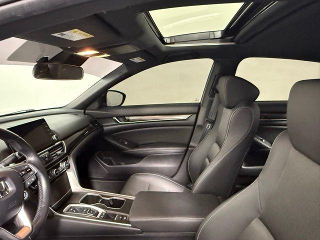 Photo of 2021 Lunar Silver Metallic Honda Accord