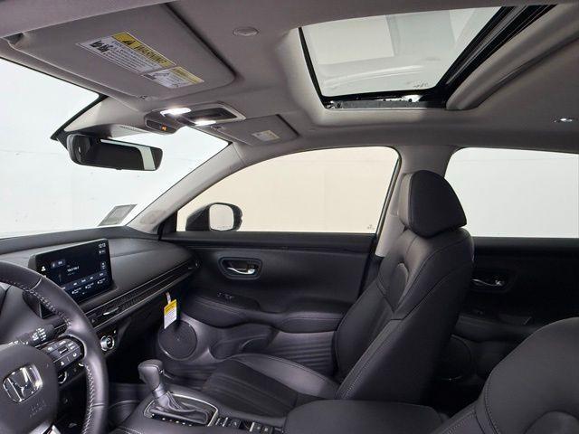 Photo of 2026 Urban Gray Pearl Honda HR-V