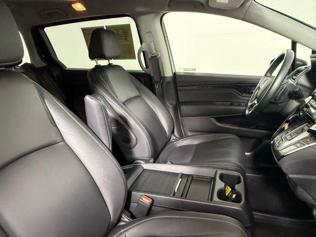 Photo of 2023 Crystal Black Pearl Honda Odyssey