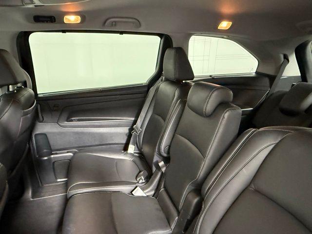 Photo of 2023 Crystal Black Pearl Honda Odyssey