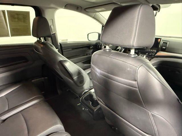 Photo of 2023 Crystal Black Pearl Honda Odyssey