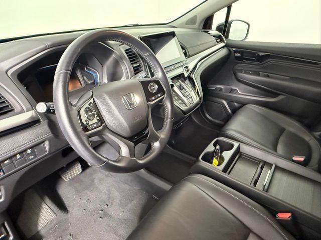 Photo of 2023 Crystal Black Pearl Honda Odyssey