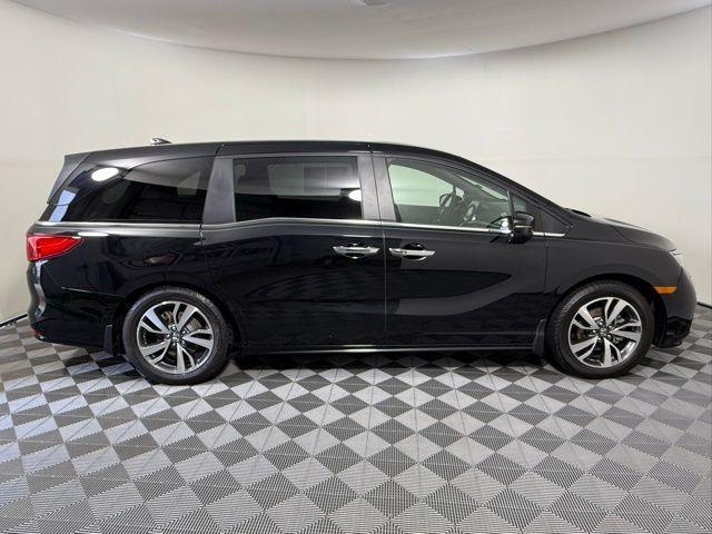 Photo of 2023 Crystal Black Pearl Honda Odyssey