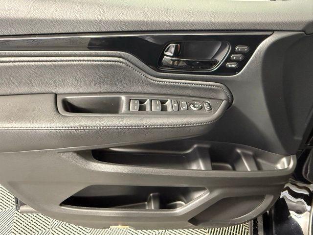 Photo of 2023 Crystal Black Pearl Honda Odyssey