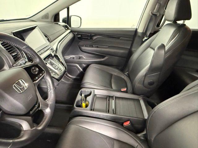 Photo of 2023 Crystal Black Pearl Honda Odyssey