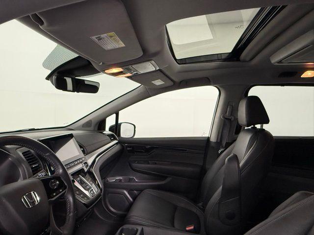 Photo of 2023 Crystal Black Pearl Honda Odyssey