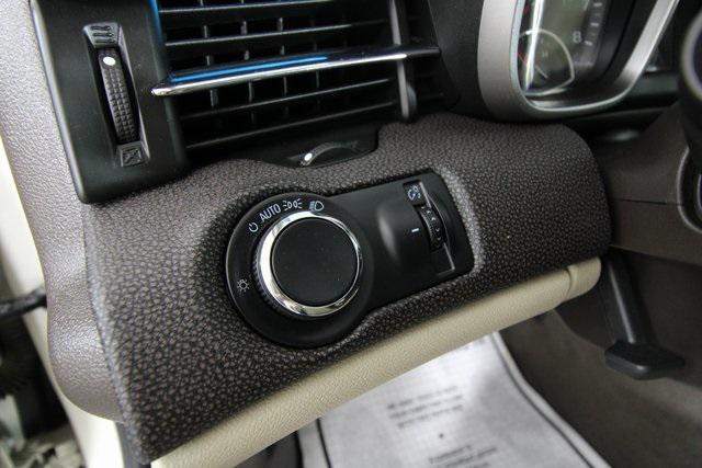 Photo of 2015 Champagne Silver Chevrolet Malibu
