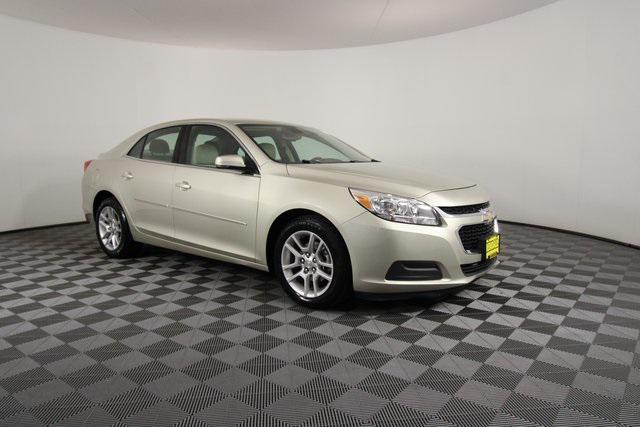Photo of 2015 Champagne Silver Chevrolet Malibu