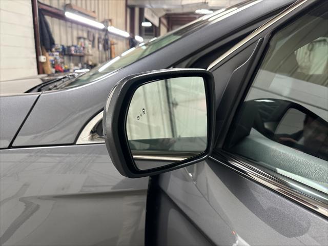Photo of 2024 Carbonized Gray Ford Edge