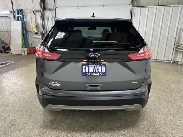 Photo of 2024 Carbonized Gray Ford Edge