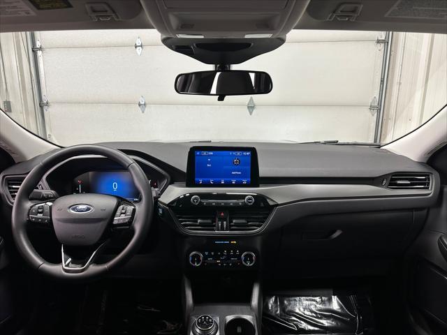 Photo of 2024 Carbonized Gray Metallic Ford Escape