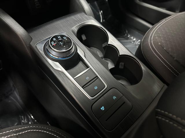 Photo of 2024 Carbonized Gray Metallic Ford Escape