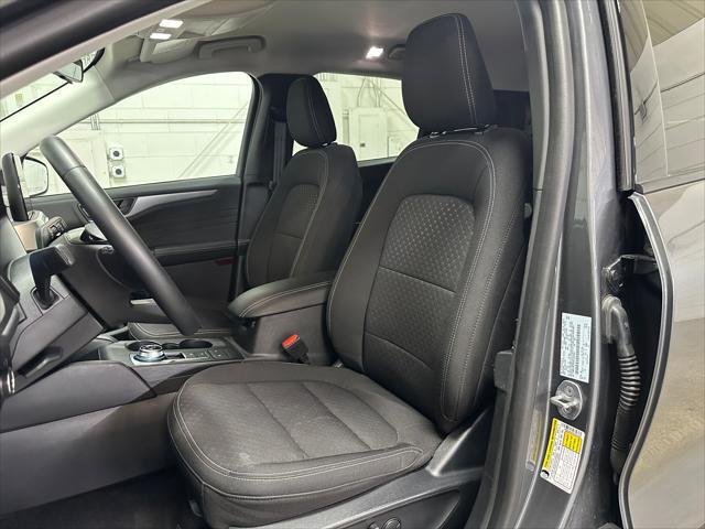 Photo of 2024 Carbonized Gray Metallic Ford Escape