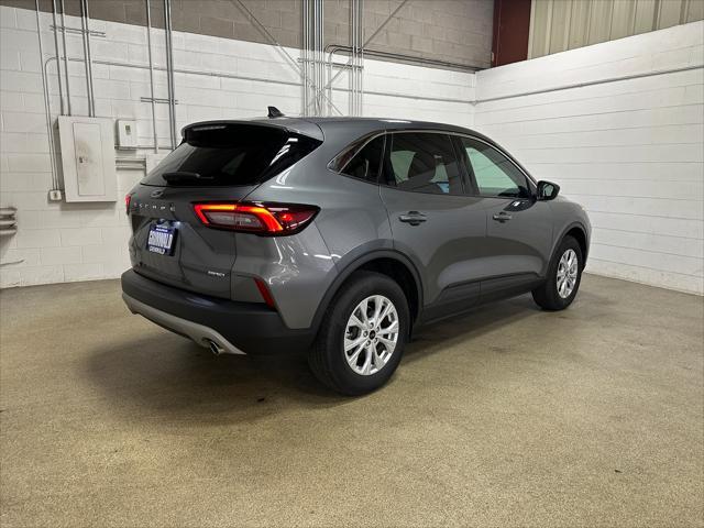 Photo of 2024 Carbonized Gray Metallic Ford Escape