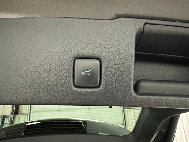 Photo of 2024 Carbonized Gray Metallic Ford Escape