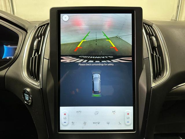 Photo of 2024 Agate Black Metallic Ford Edge