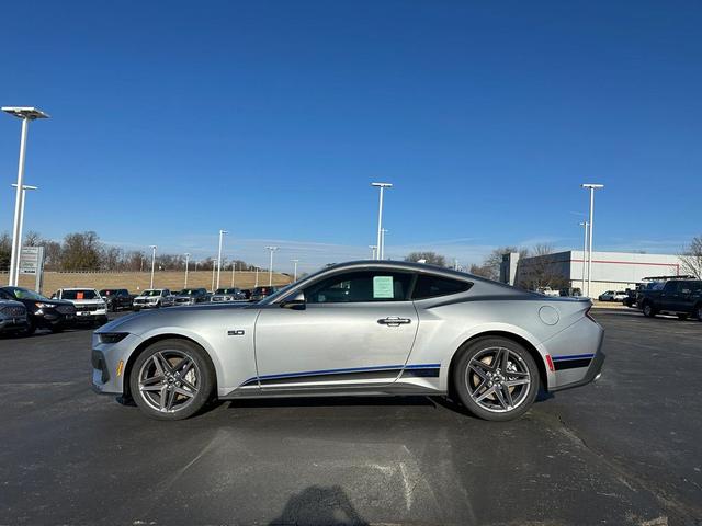 Photo of 2025 Iconic Silver Metallic Ford Mustang