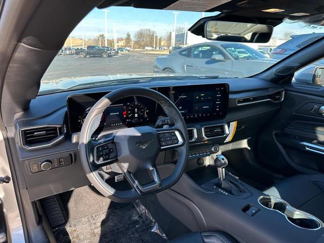 Photo of 2025 Iconic Silver Metallic Ford Mustang