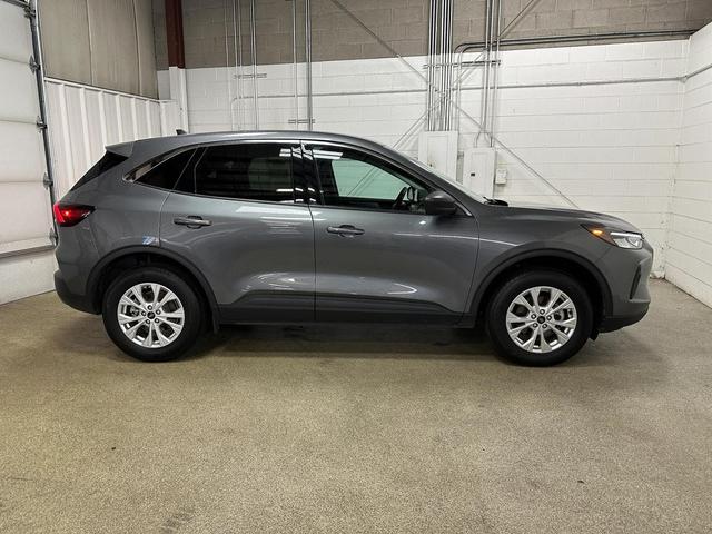 Photo of 2024 Carbonized Gray Metallic Ford Escape