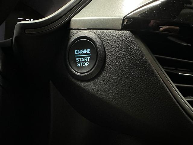 Photo of 2024 Carbonized Gray Metallic Ford Escape