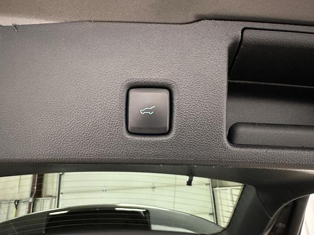 Photo of 2024 Carbonized Gray Metallic Ford Escape