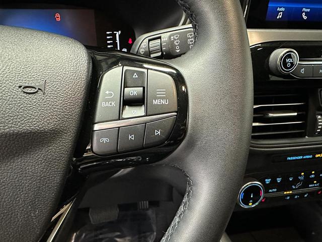 Photo of 2024 Carbonized Gray Metallic Ford Escape