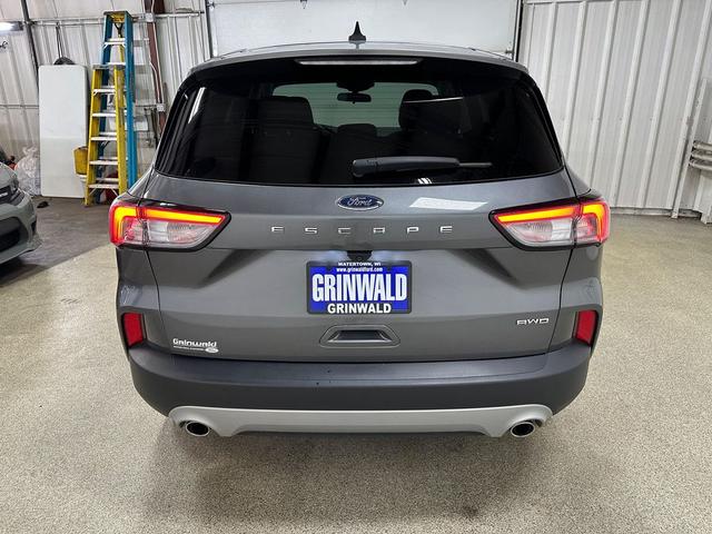 Photo of 2022 Carbonized Gray Ford Escape