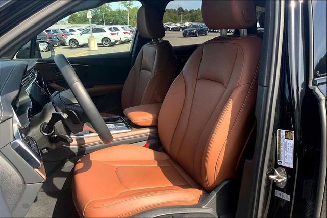 Photo of 2025 Mythos Black Metallic Audi Q7