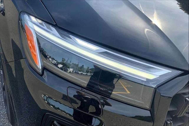Photo of 2025 Mythos Black Metallic Audi Q7
