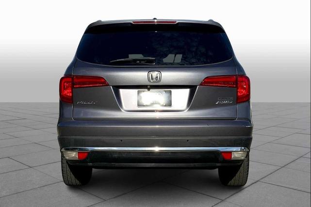 Photo of 2017 Modern Steel Metallic Honda Pilot